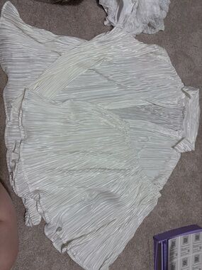 White Pleated Long Sleeve Blouse